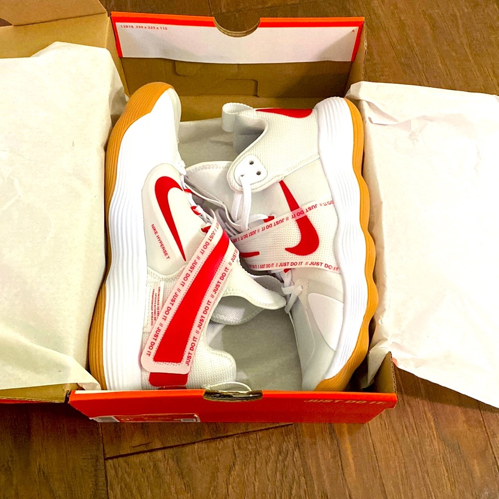 These didn’t come in until after my season. Never worn, perfect condition!